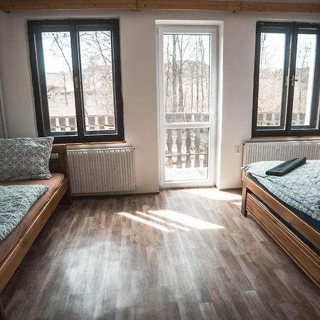 Apartmany Ve Mlejne Cachrov ภายนอก รูปภาพ