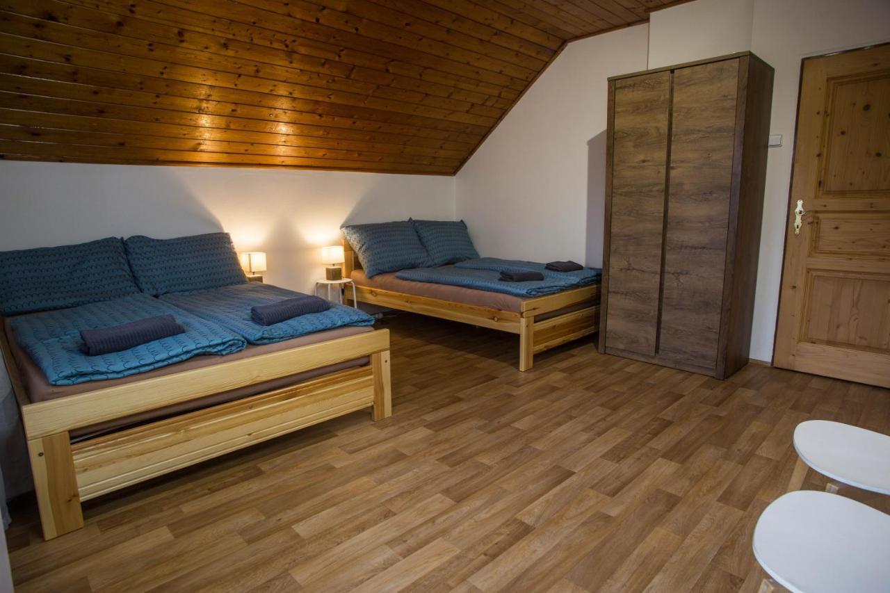 Apartmany Ve Mlejne Cachrov ภายนอก รูปภาพ
