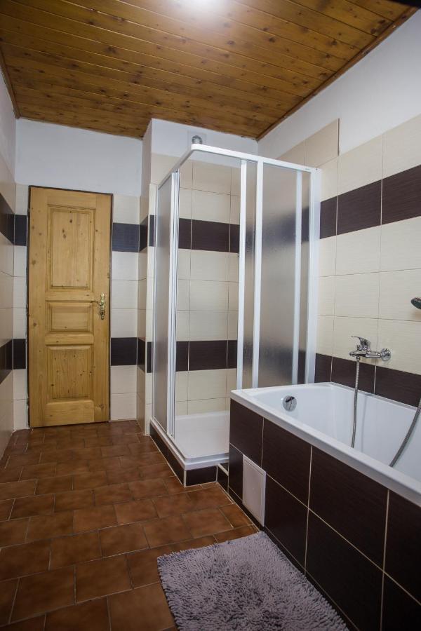 Apartmany Ve Mlejne Cachrov ภายนอก รูปภาพ