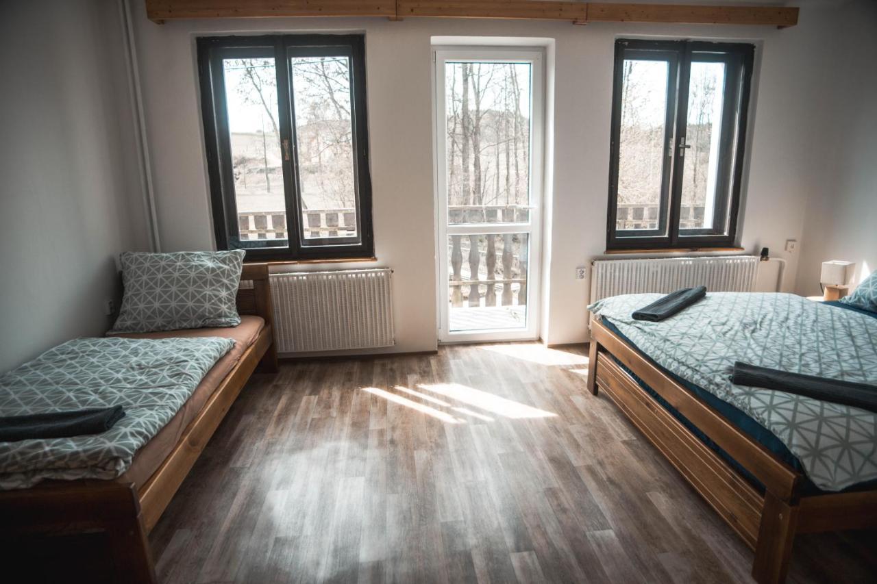 Apartmany Ve Mlejne Cachrov ภายนอก รูปภาพ