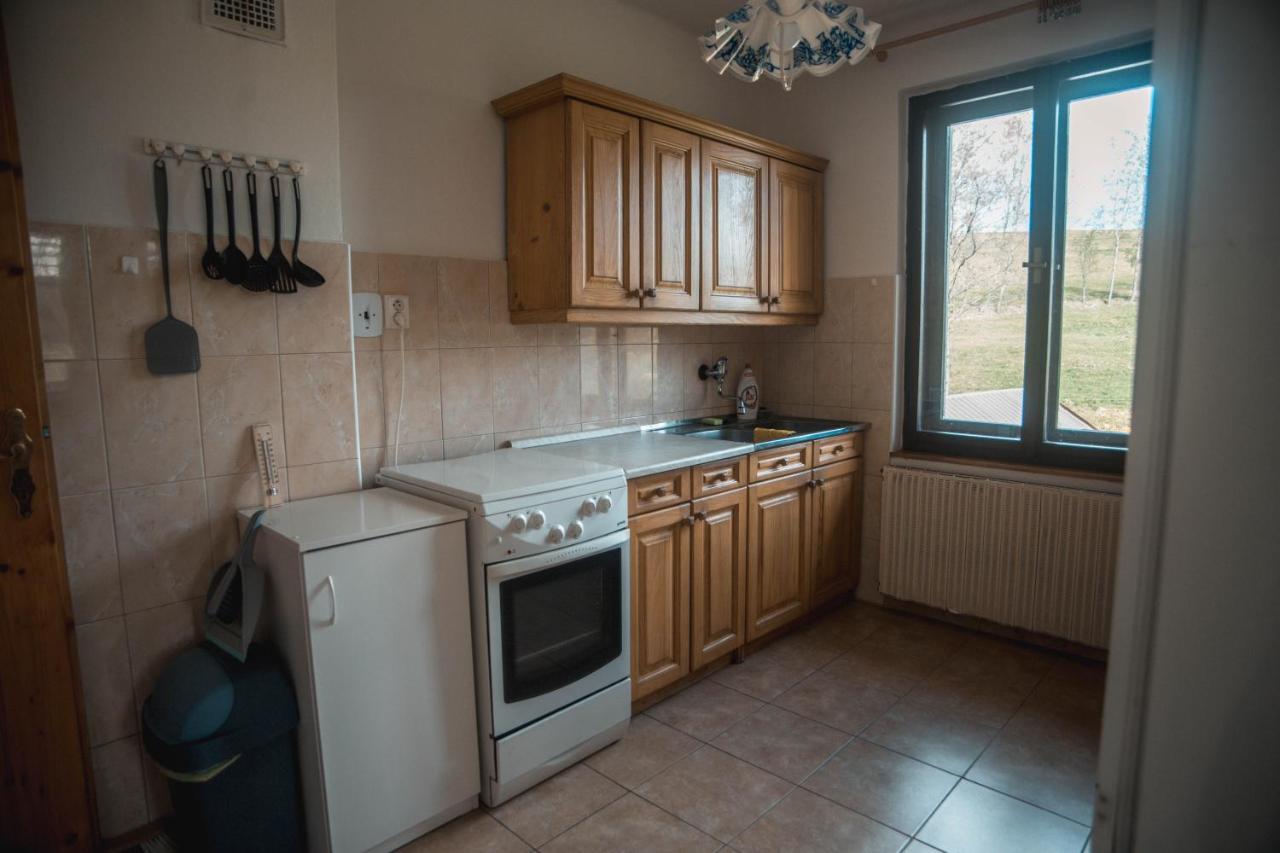 Apartmany Ve Mlejne Cachrov ภายนอก รูปภาพ