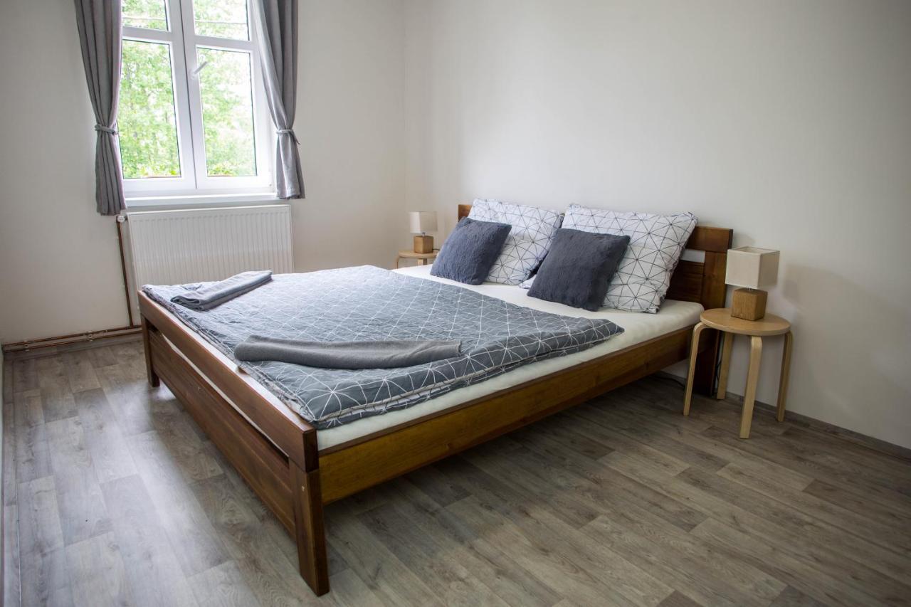 Apartmany Ve Mlejne Cachrov ภายนอก รูปภาพ