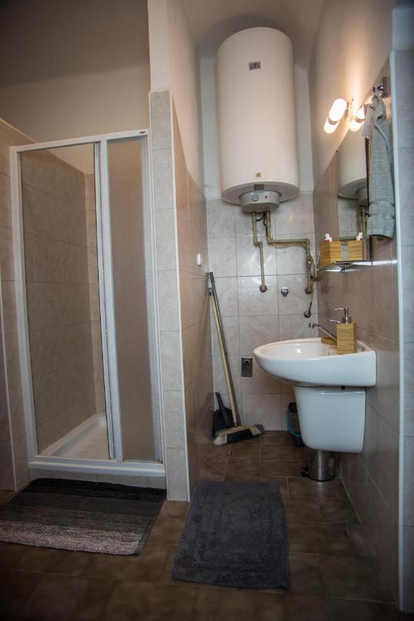 Apartmany Ve Mlejne Cachrov ภายนอก รูปภาพ