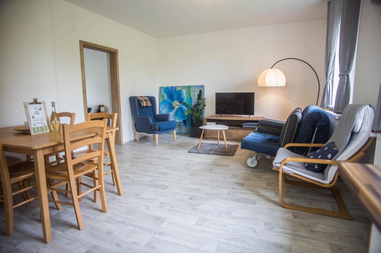 Apartmany Ve Mlejne Cachrov ภายนอก รูปภาพ