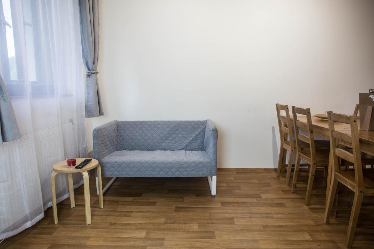 Apartmany Ve Mlejne Cachrov ภายนอก รูปภาพ